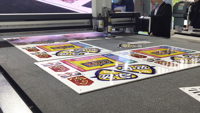 In UV cuộn khổ 3.2